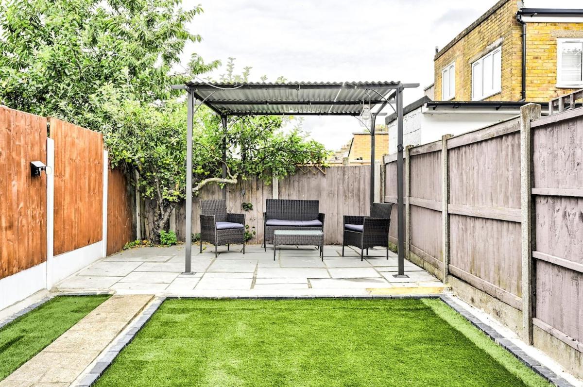 Cozy 3 Bed Home In London, Free Parking, Sleeps 8! מראה חיצוני תמונה