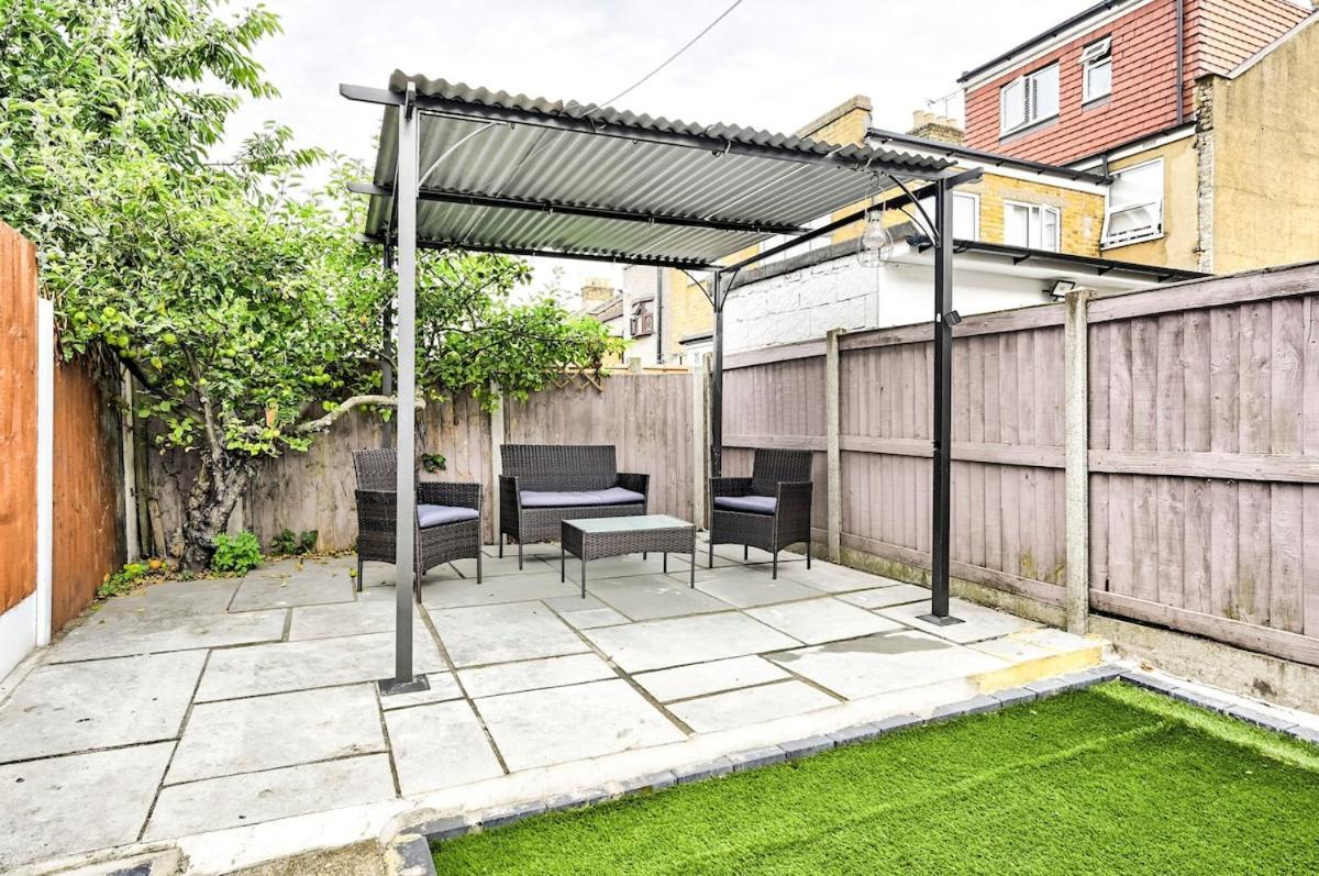 Cozy 3 Bed Home In London, Free Parking, Sleeps 8! מראה חיצוני תמונה