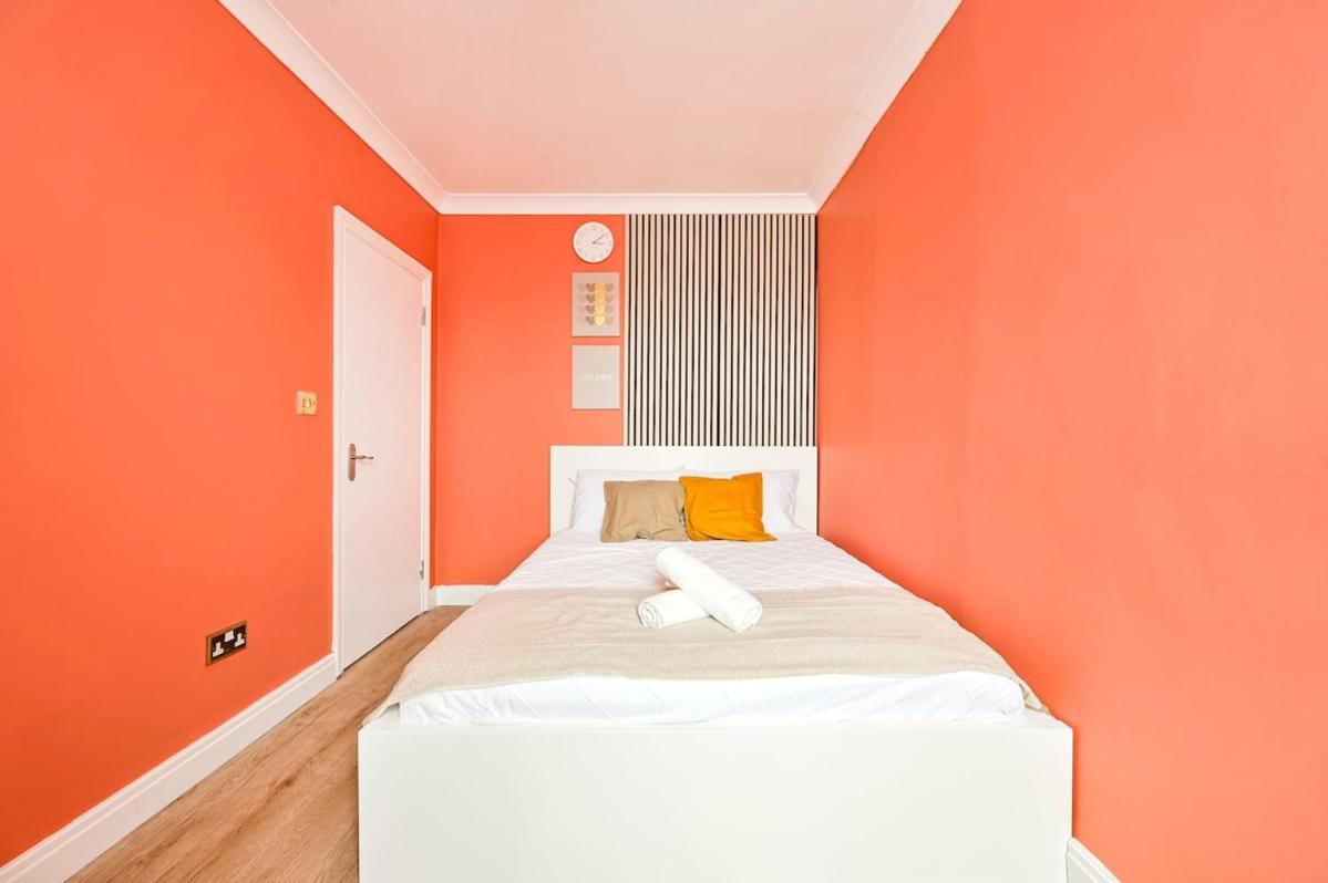 Cozy 3 Bed Home In London, Free Parking, Sleeps 8! מראה חיצוני תמונה