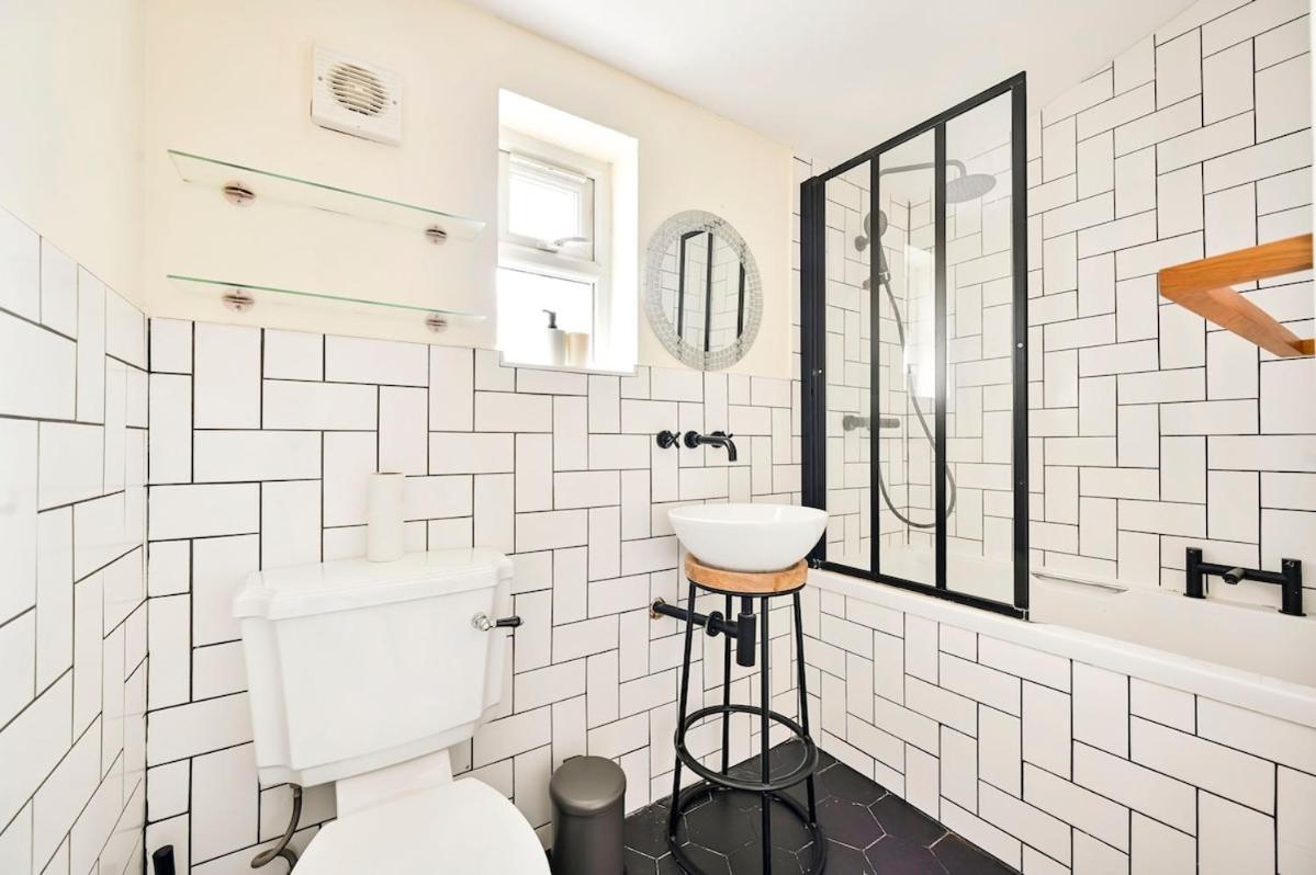 Cozy 3 Bed Home In London, Free Parking, Sleeps 8! מראה חיצוני תמונה