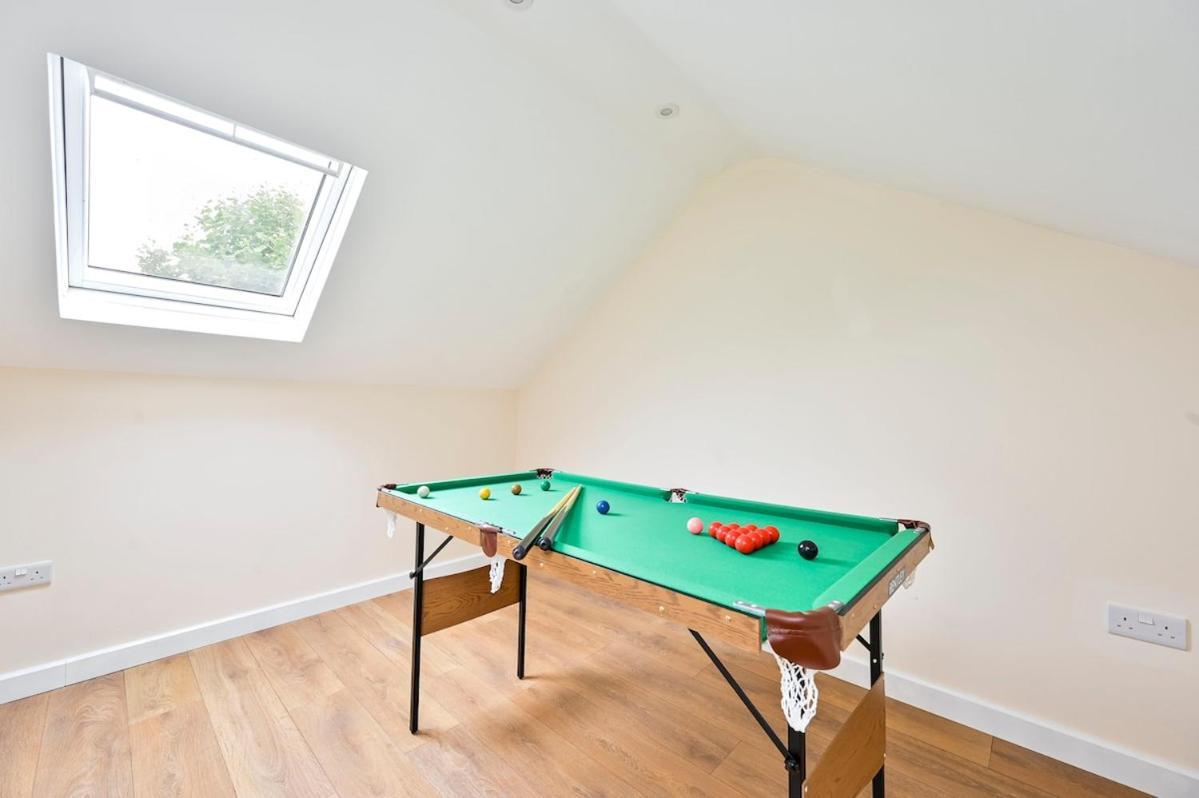 Cozy 3 Bed Home In London, Free Parking, Sleeps 8! מראה חיצוני תמונה